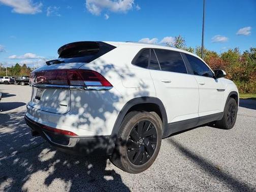 2024 Volkswagen Atlas Cross Sport 2.0T SE w/Technology 4MOTION