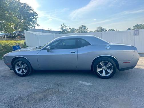 2017 Dodge Challenger SXT