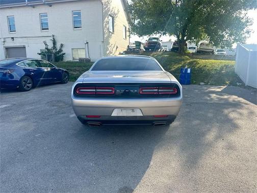 2017 Dodge Challenger SXT