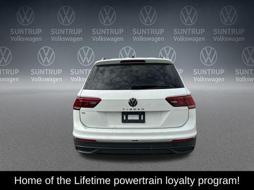 Pure White 2024 Volkswagen Tiguan 2.0T SE