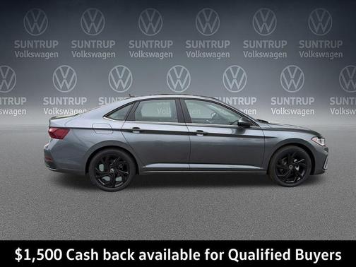 Platinum Gray Metallic 2026 Volkswagen Jetta 1.4T SE