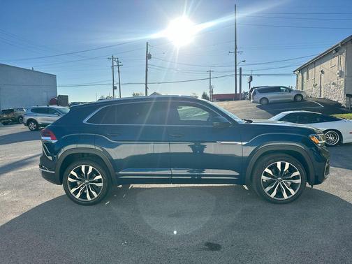 2023 Volkswagen Atlas Cross Sport 3.6L V6 SEL Premium R-Line