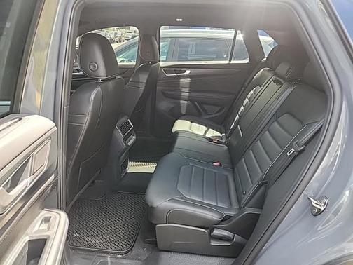 2024 Volkswagen Atlas Cross Sport 2.0T SEL