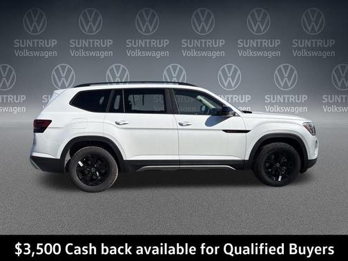 Opal White Pearl 2026 Volkswagen Atlas Peak Edition