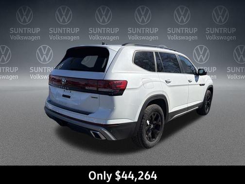 Opal White Pearl 2026 Volkswagen Atlas Peak Edition