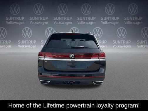Deep Black 2025 Volkswagen Atlas 2.0T SE w/Technology