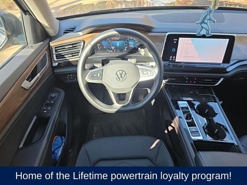 2025 Volkswagen Atlas 2.0T SE w/Technology