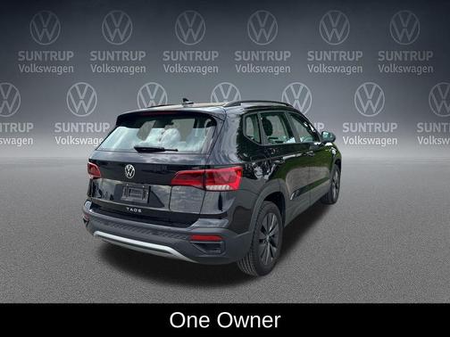 Deep Black Pearl 2023 Volkswagen Taos 1.5T S
