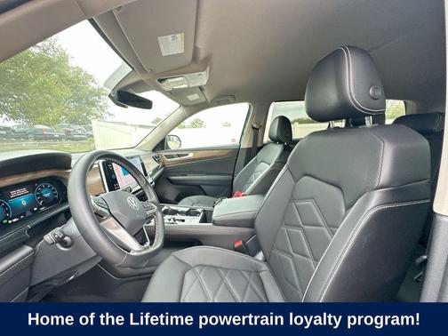 2025 Volkswagen Atlas 2.0T SE w/Technology 4MOTION