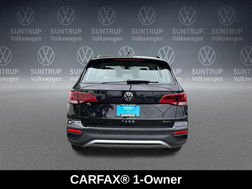 Deep Black Pearl 2024 Volkswagen Taos 1.5T S