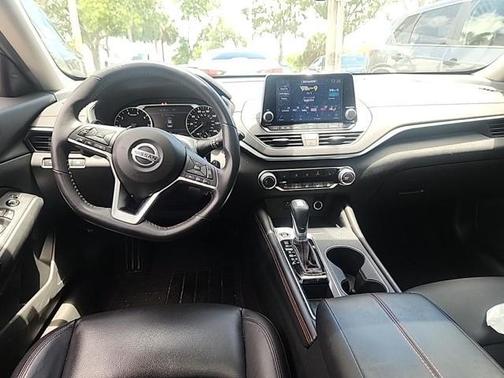 2022 Nissan Altima SR FWD