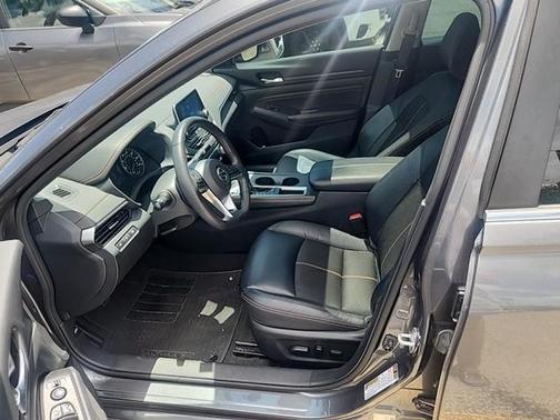 2022 Nissan Altima SR FWD