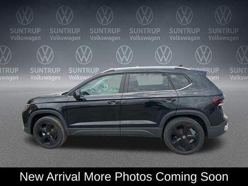 Deep Black 2025 Volkswagen Taos 1.5T SEL