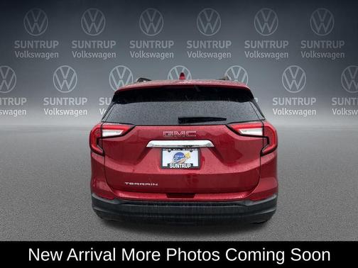 Cayenne Red Tintcoat 2022 GMC Terrain SLE