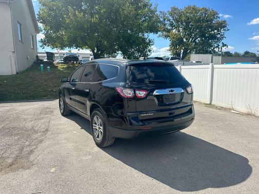 2017 Chevrolet Traverse 2LT