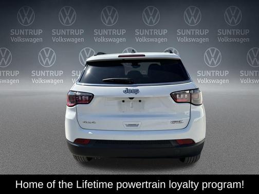 Bright White Clearcoat 2025 Jeep Compass Latitude