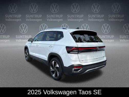 White 2025 Volkswagen Taos 1.5T SE