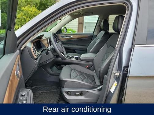 2024 Volkswagen Atlas 2.0T SE w/Technology 4MOTION