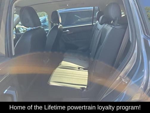 Platinum Gray Metallic 2024 Volkswagen Tiguan 2.0T SE