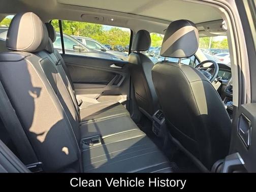 Platinum Gray Metallic 2024 Volkswagen Tiguan 2.0T SE
