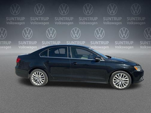Deep Black Metallic 2014 Volkswagen Jetta TDI