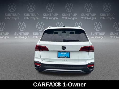Pure White 2023 Volkswagen Taos 1.5T SE