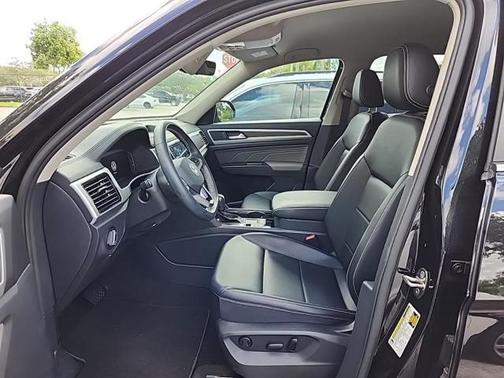 2023 Volkswagen Atlas 2.0T SE w/Technology