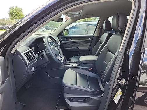 2023 Volkswagen Atlas 2.0T SE w/Technology