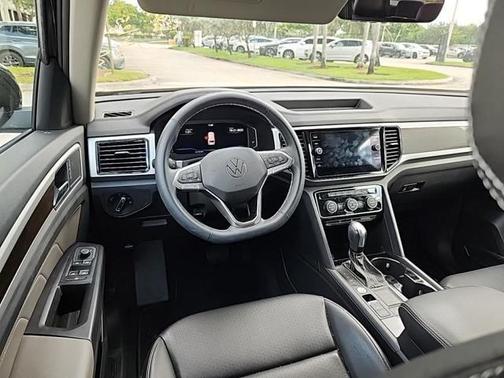 2023 Volkswagen Atlas 2.0T SE w/Technology