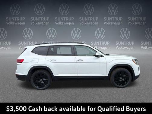 Opal White Pearl 2026 Volkswagen Atlas 2.0T SE w/Technology 4MOTION