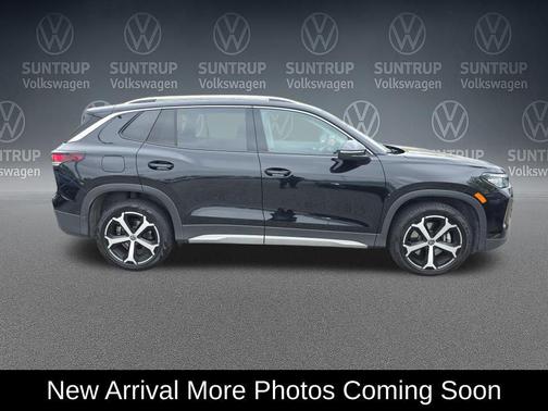 Deep Black Pearl 2025 Volkswagen Tiguan 2.0T SE 4MOTION