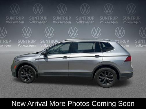 Silver Metallic 2022 Volkswagen Tiguan 2.0T SE
