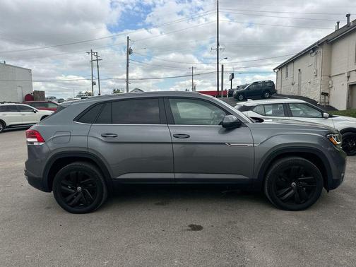 2022 Volkswagen Atlas Cross Sport 3.6L V6 SE w/Technology