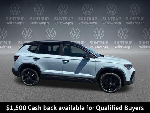 Monument Gray w/Deep Black Roof 2026 Volkswagen Taos SE Black
