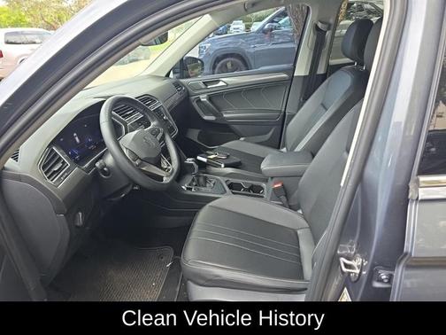 Platinum Gray Metallic 2023 Volkswagen Tiguan 2.0T SE