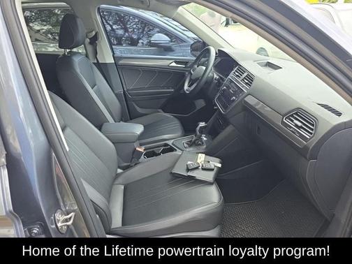 Platinum Gray Metallic 2023 Volkswagen Tiguan 2.0T SE