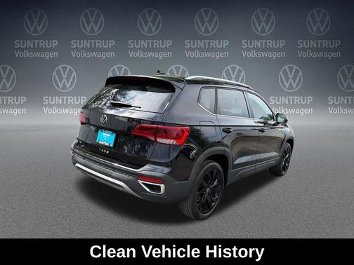 Deep Black 2023 Volkswagen Taos 1.5T SE