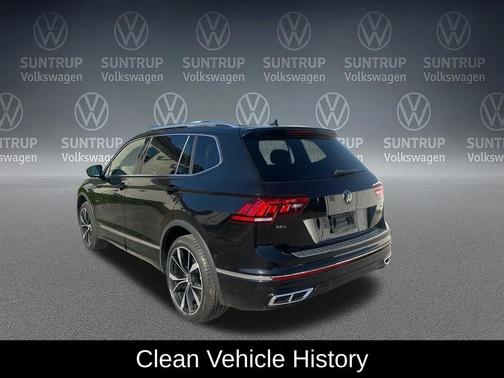 Deep Black Pearl 2022 Volkswagen Tiguan 2.0T SEL R-Line 4MOTION