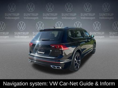 Deep Black Pearl 2022 Volkswagen Tiguan 2.0T SEL R-Line 4MOTION