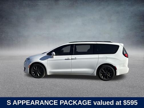 2018 Chrysler Pacifica Touring-L Plus