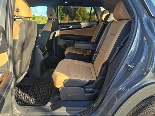 2025 Volkswagen Atlas Cross Sport 2.0T SEL