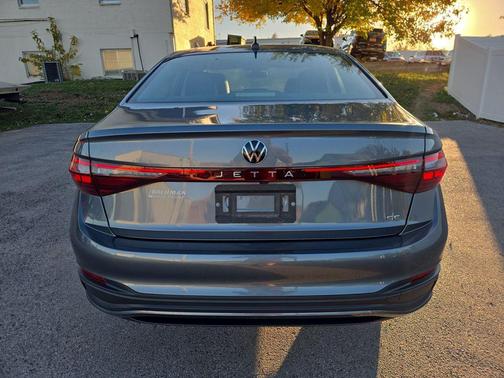 2025 Volkswagen Jetta 1.5T SE