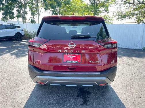 2022 Nissan Rogue SL