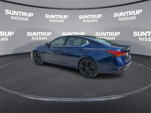 2023 Nissan Altima SR FWD