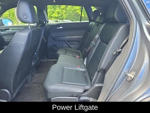 Platinum Gray Metallic 2022 Volkswagen Atlas Cross Sport 3.6L V6 SE w/Technology