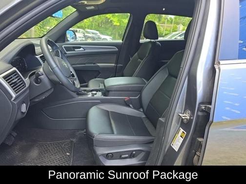 Platinum Gray Metallic 2022 Volkswagen Atlas Cross Sport 3.6L V6 SE w/Technology