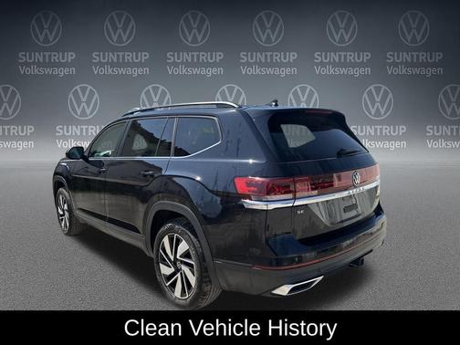 Deep Black Pearl 2025 Volkswagen Atlas 2.0T SE w/Technology