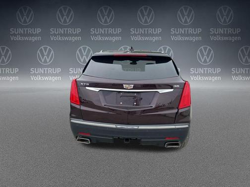 Deep Amethyst Metallic 2017 Cadillac XT5 Luxury
