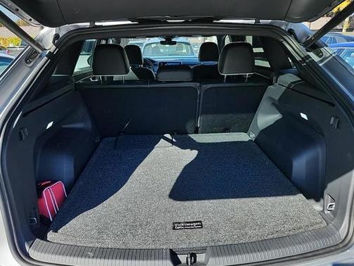 2024 Volkswagen Atlas Cross Sport 2.0T SEL Premium