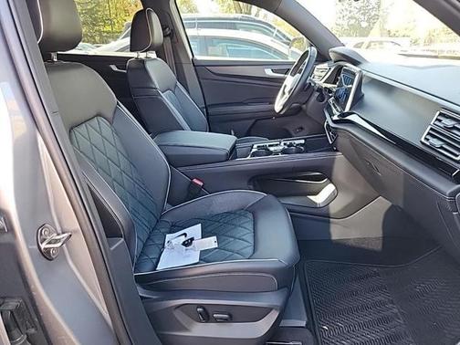 2024 Volkswagen Atlas Cross Sport 2.0T SEL Premium